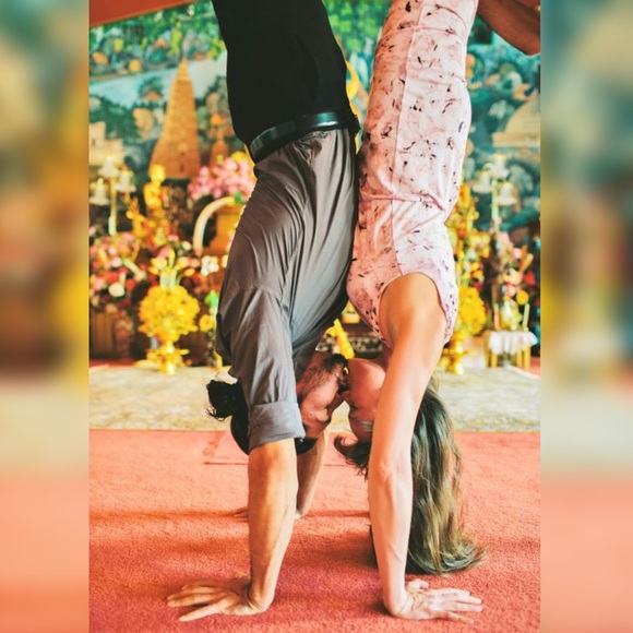 Meet your Posher, @goldengirlchic! β¨ - Picture 1 of 4